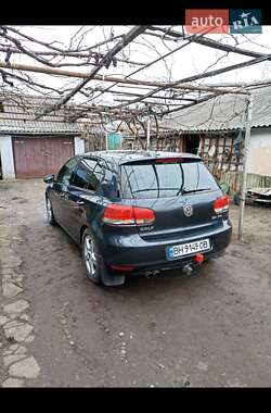 Хэтчбек Volkswagen Golf 2011 в 