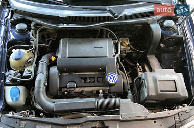 Хетчбек Volkswagen Golf 2002 в Конотопі