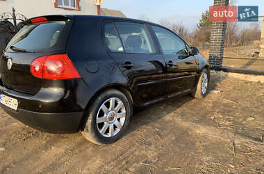 Хэтчбек Volkswagen Golf 2005 в Надворной