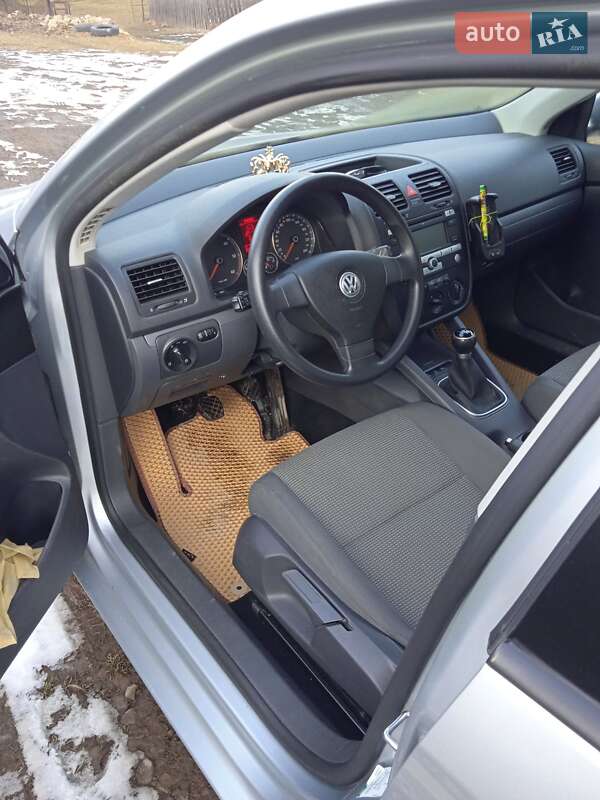 Универсал Volkswagen Golf 2009 в Путиле фото 4 Универсал Volkswagen Golf 2009 в Путиле