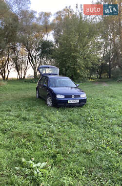 Хетчбек Volkswagen Golf 2000 в Стрию