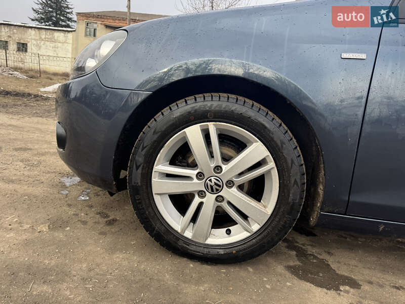 Хетчбек Volkswagen Golf 2012 в Крижополі