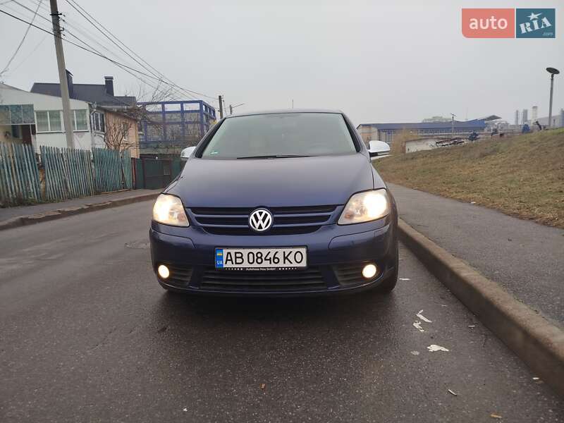 Хэтчбек Volkswagen Golf 2006 в 