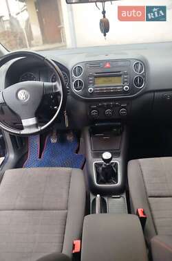 Хэтчбек Volkswagen Golf 2006 в 