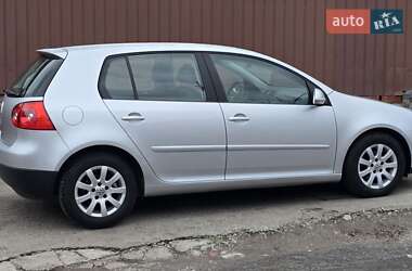 Хэтчбек Volkswagen Golf 2005 в Полтаве