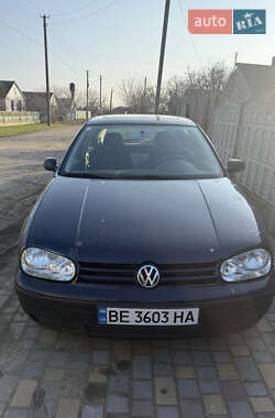 Хетчбек Volkswagen Golf 2001 в Миколаєві