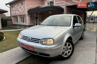 Хетчбек Volkswagen Golf 2003 в Чернівцях