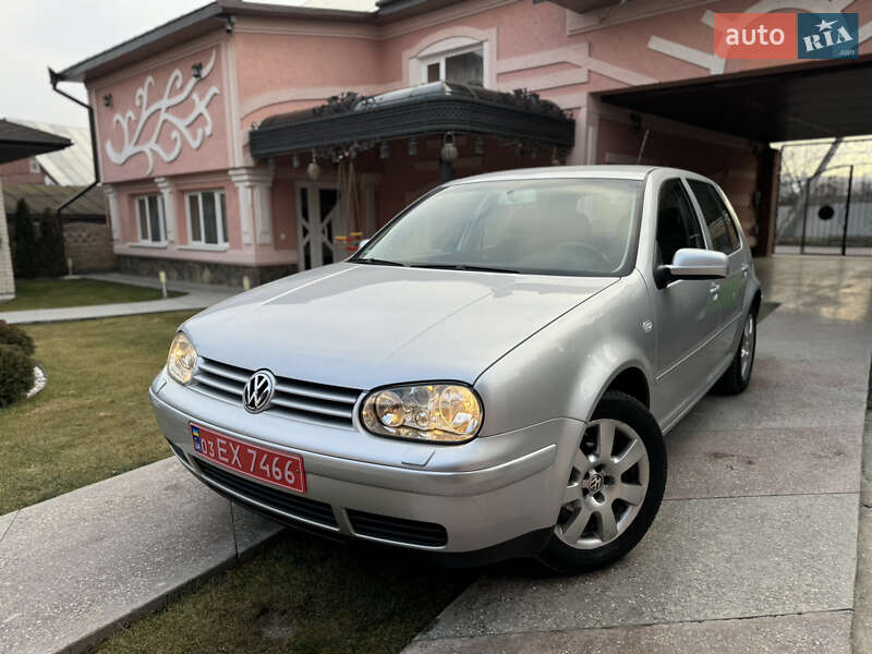 Хэтчбек Volkswagen Golf 2003 в Черновцах