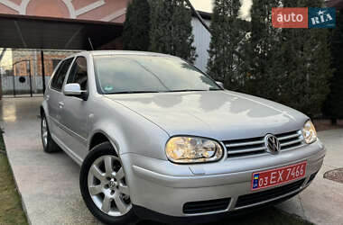 Хэтчбек Volkswagen Golf 2003 в Черновцах