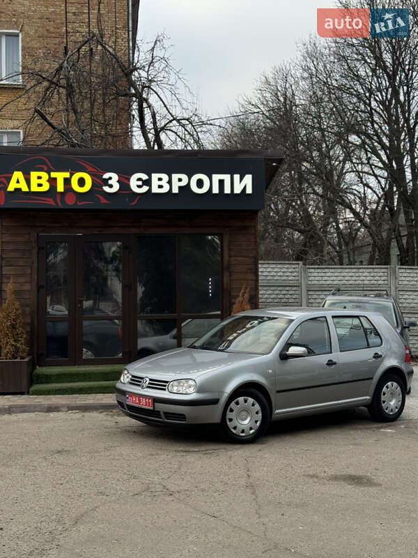 Хэтчбек Volkswagen Golf 2003 в Чернигове