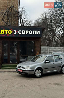 Хэтчбек Volkswagen Golf 2003 в Чернигове