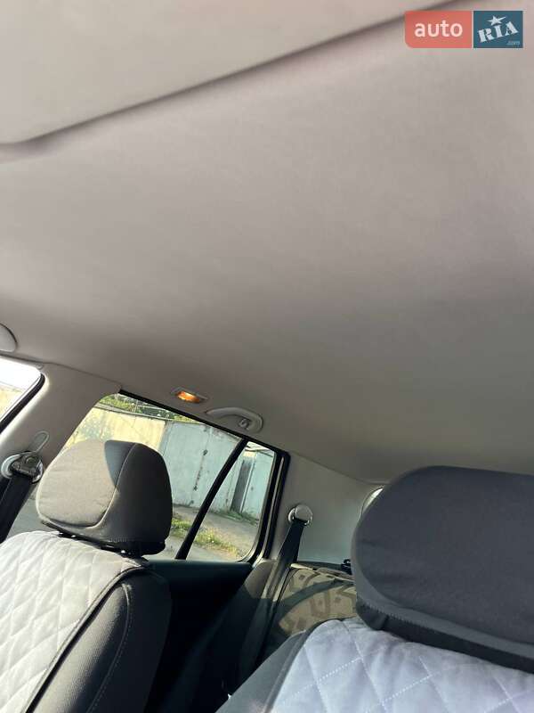 Хэтчбек Volkswagen Golf 2000 в Черкассах