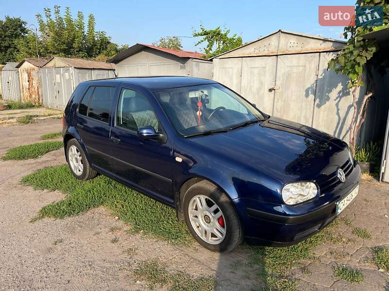 Хэтчбек Volkswagen Golf 2000 в Черкассах