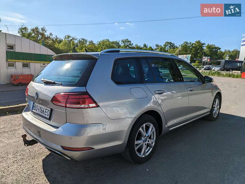 Універсал Volkswagen Golf 2018 в Тернополі