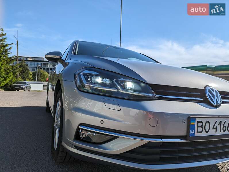 Універсал Volkswagen Golf 2018 в Тернополі