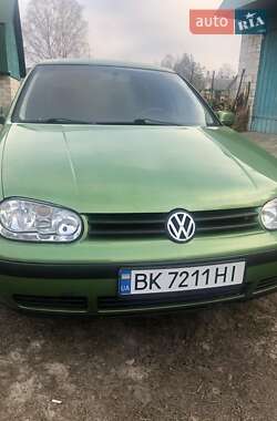 Хэтчбек Volkswagen Golf 1999 в Вараше