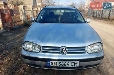 Универсал Volkswagen Golf 2002 в Ружине