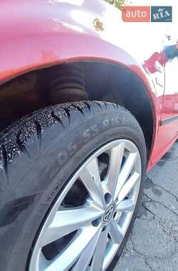 Хетчбек Volkswagen Golf 2001 в 