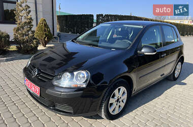 Хэтчбек Volkswagen Golf 2005 в Дунаевцах