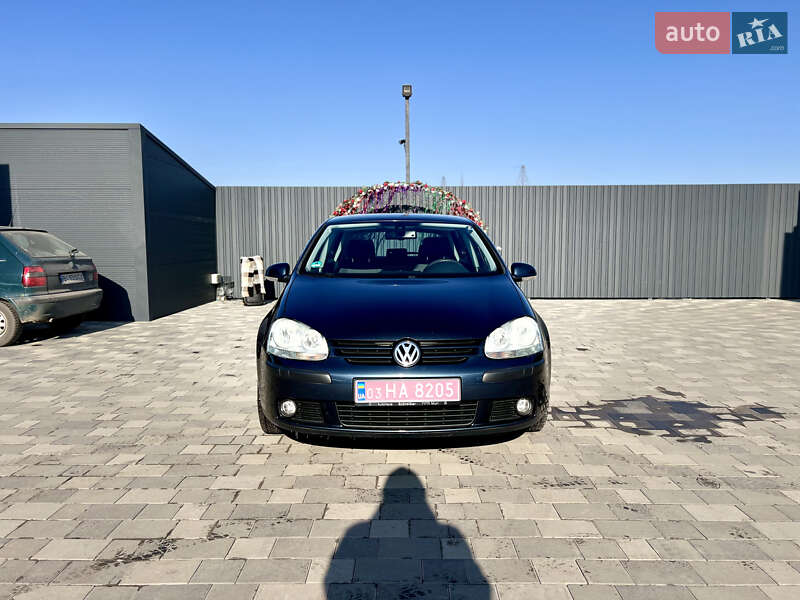 Хэтчбек Volkswagen Golf 2005 в Полтаве