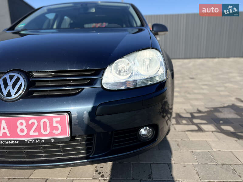Хэтчбек Volkswagen Golf 2005 в Полтаве