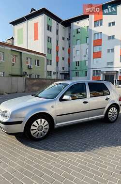 Хэтчбек Volkswagen Golf 2001 в Макарове