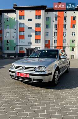 Хэтчбек Volkswagen Golf 2001 в Макарове