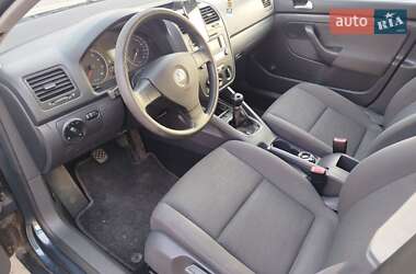 Хэтчбек Volkswagen Golf 2008 в Первомайске