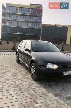 Хэтчбек Volkswagen Golf 2001 в Черновцах