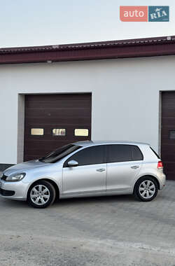 Хэтчбек Volkswagen Golf 2010 в Звягеле