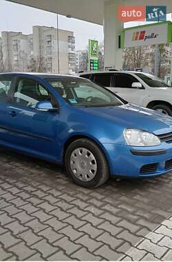 Хетчбек Volkswagen Golf 2005 в Чернігові