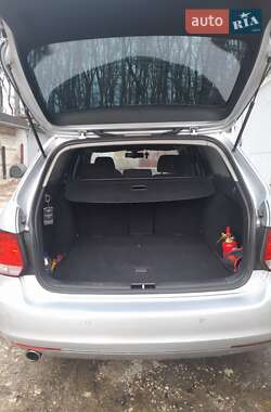 Универсал Volkswagen Golf 2012 в 