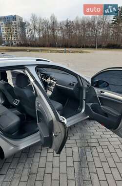 Универсал Volkswagen Golf 2014 в 