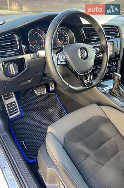 Хетчбек Volkswagen Golf 2013 в 