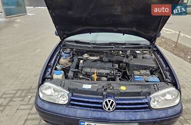 Хетчбек Volkswagen Golf 2000 в Черкасах