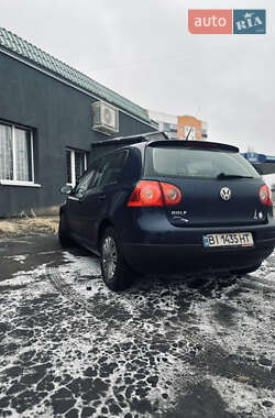 Хэтчбек Volkswagen Golf 2005 в 