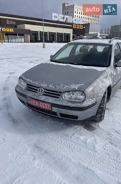 Универсал Volkswagen Golf 2003 в Черкассах