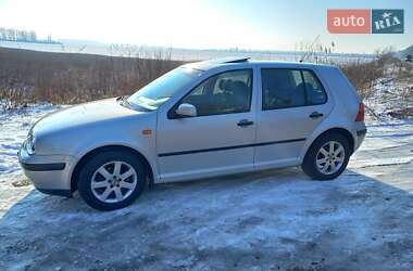 Хэтчбек Volkswagen Golf 1998 в 
