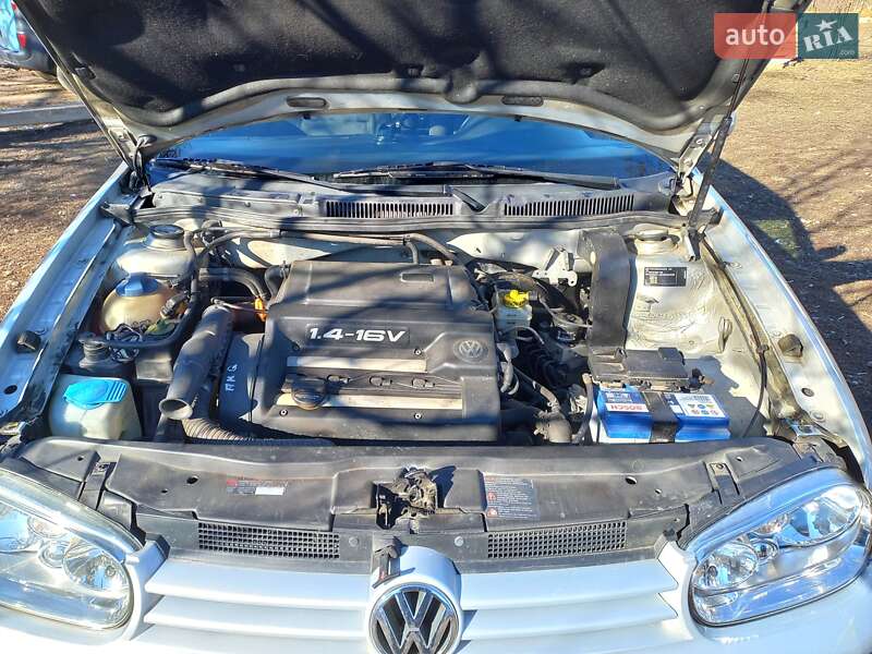 Хетчбек Volkswagen Golf 1998 в Полтаві