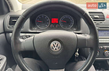 Хэтчбек Volkswagen Golf 2007 в Умани