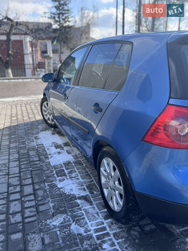 Хетчбек Volkswagen Golf 2004 в Кам'янець-Подільському