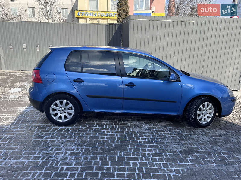 Хетчбек Volkswagen Golf 2004 в Кам'янець-Подільському