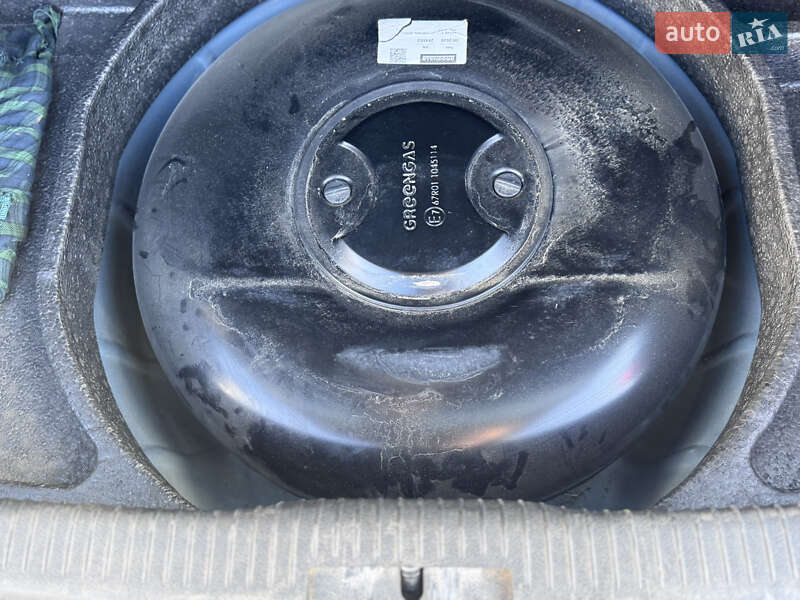 Хетчбек Volkswagen Golf 2004 в Кам'янець-Подільському