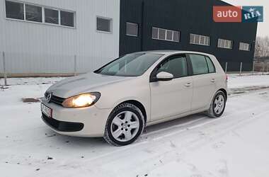 Хэтчбек Volkswagen Golf 2010 в Луцке