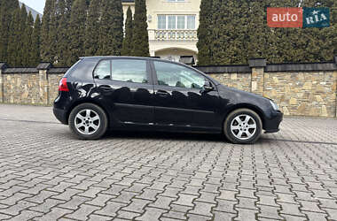 Хэтчбек Volkswagen Golf 2004 в Надворной