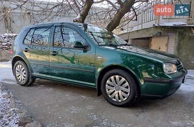 Хэтчбек Volkswagen Golf 2002 в Запорожье