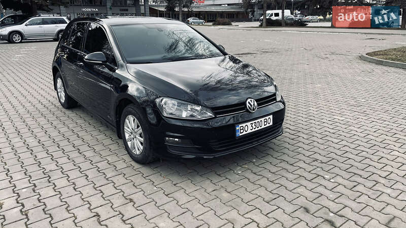 Хэтчбек Volkswagen Golf 2013 в Черновцах