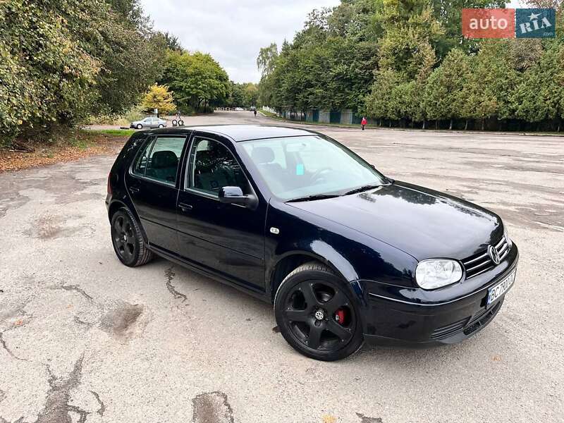 Хетчбек Volkswagen Golf 2001 в Львові