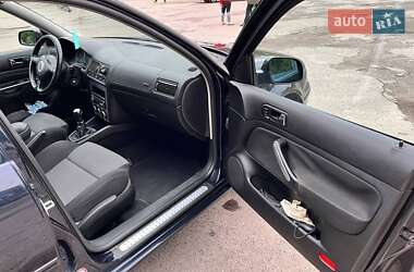 Хэтчбек Volkswagen Golf 2001 в 