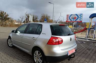 Хетчбек Volkswagen Golf 2006 в Дубні